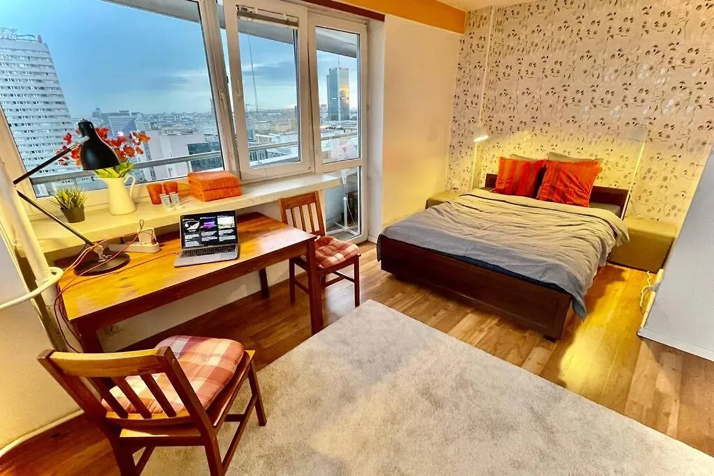 Orange Metro Fast Wifi 1Gbs Big Tv Hbo Appletv Apartment Warsaw Poland