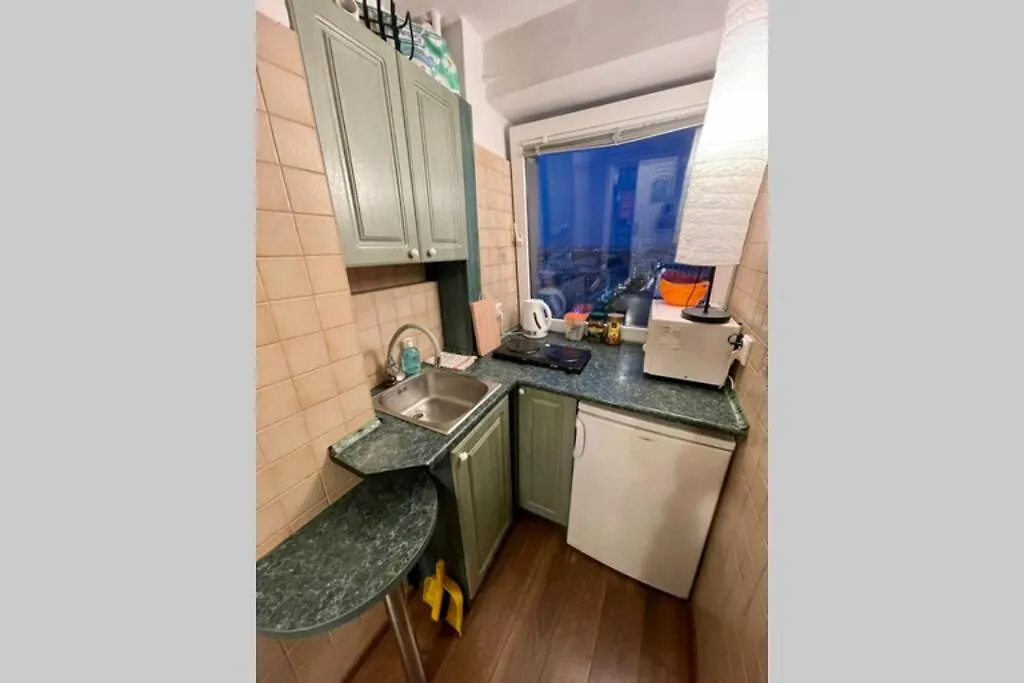 Orange Metro Fast Wifi 1Gbs Big Tv Hbo Appletv Apartment Warsaw