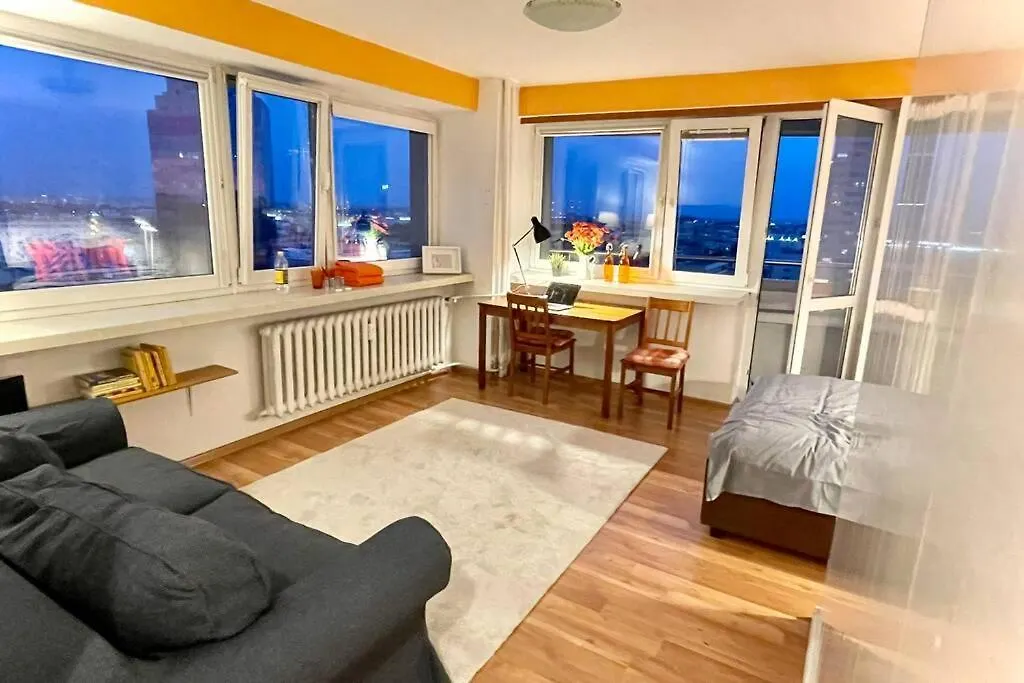 Orange Metro Fast Wifi 1Gbs Big Tv Hbo Appletv Apartment Warsaw